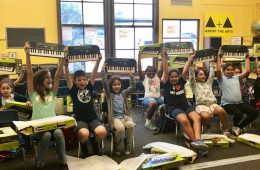 Casio and Adopt the Arts Give the Gift of Music to Los Angeles-Area School (PRNewsfoto/Casio America, Inc.)